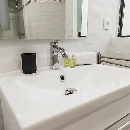 Beautiful Apt Near Republique